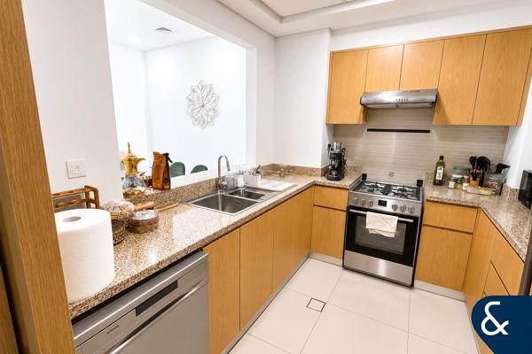 Furnished | City Views | Modern | 1 Bed