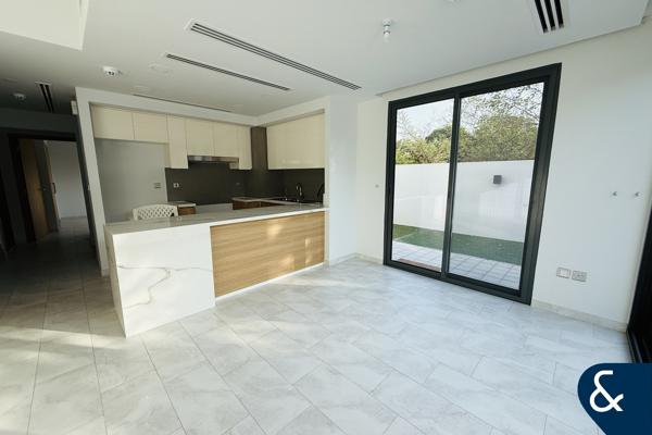 4 Bed + maid | Single row | Corner unit