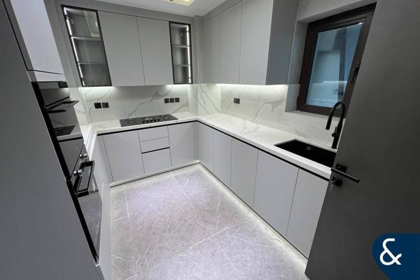 2 Bed | Fully Upgraded | Vacant 15th Dec