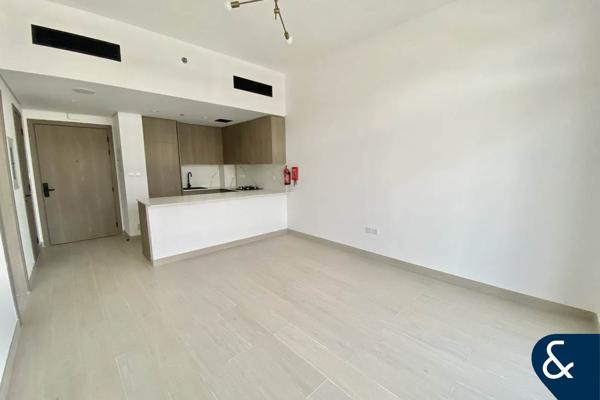 Stylish 1B | Great Amenities | Studio City
