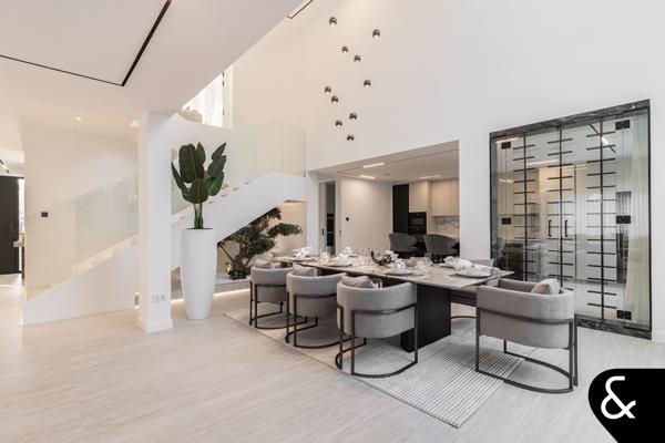 6,250 Sq Ft BUA l 5 Bedroom l Fully Renovated