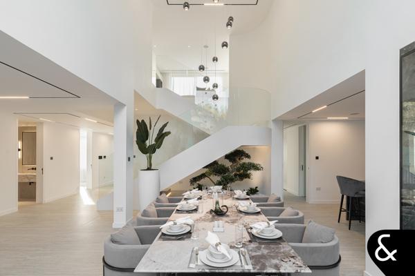 6,250 Sq Ft BUA l 5 Bedroom l Fully Renovated