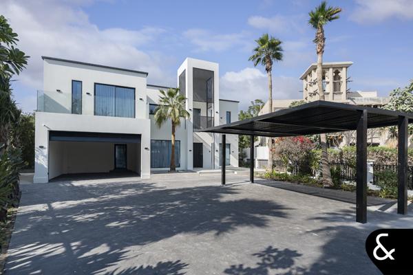 6,250 Sq Ft BUA l 5 Bedroom l Fully Renovated