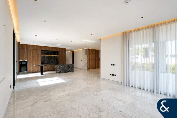 Park Backing | Corner Plot | 5 Bedroom Large