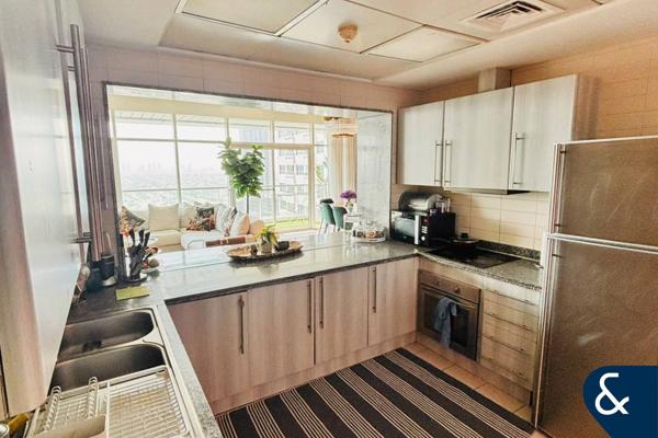 2 Bedrooms | High floor | Meadows view