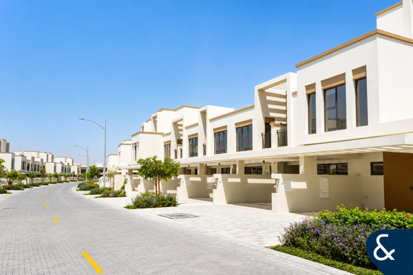 Corner Plot | Close to Hub | Brand New
