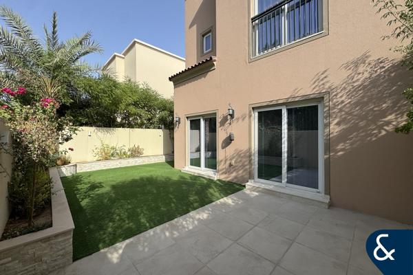 Must View | Extended Garden | Closed Kitchen
