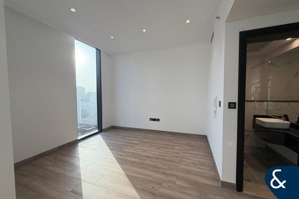 Modern Finish | Spacious 1 Bed | Vacant