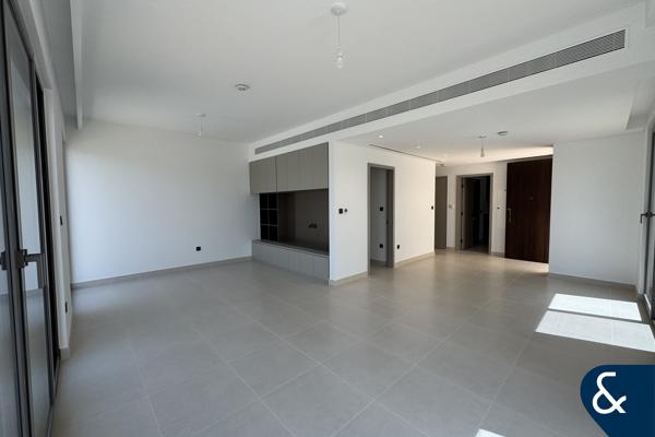 Single Row | Lagoon Views | Upgrades | 4Bed