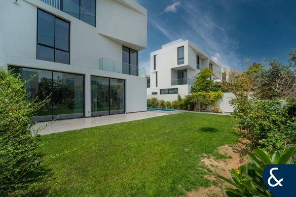 Exclusive | Large Garden Plot | Extended BUA