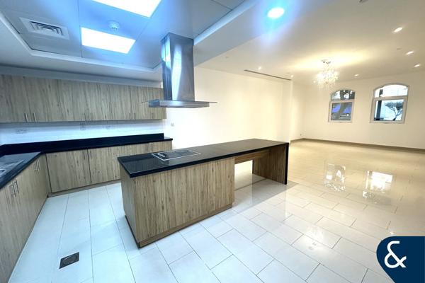 Spacious | 2 Bed | Prime Location