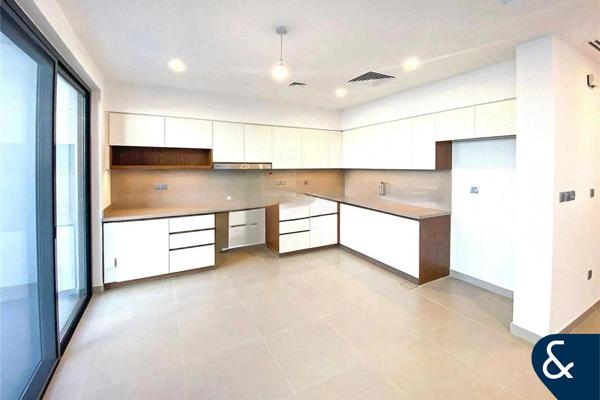 Close to pool | Single Row | Vacant Soon