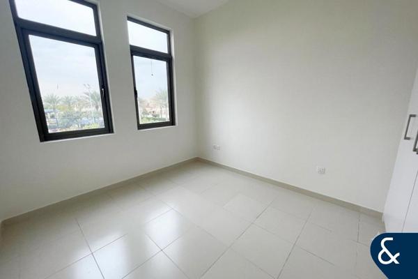 Single Row | Vacant October | Landscaped