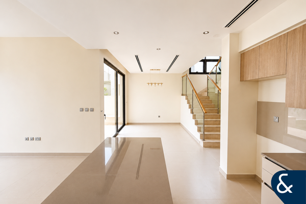 Prime Location | Single Row | Vacant