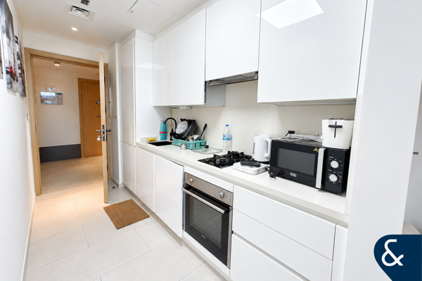 Studio Flat | Furnished | Available | Modern