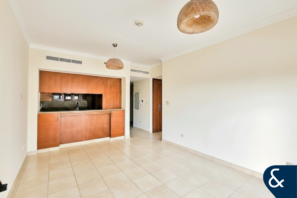 Golf Course View | One Bed | Standard Unit