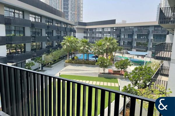 Ellington | Vacant on transfer | Pool facing