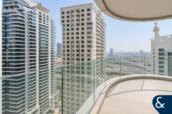 Ready to move | 2 Bedrooms | Furnished