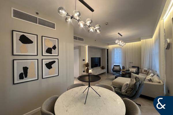 Stunning 2 Bed Apartment | Fully Upgraded