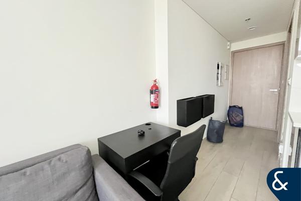 Vacant 15th Feb | Low Floor | Furnished