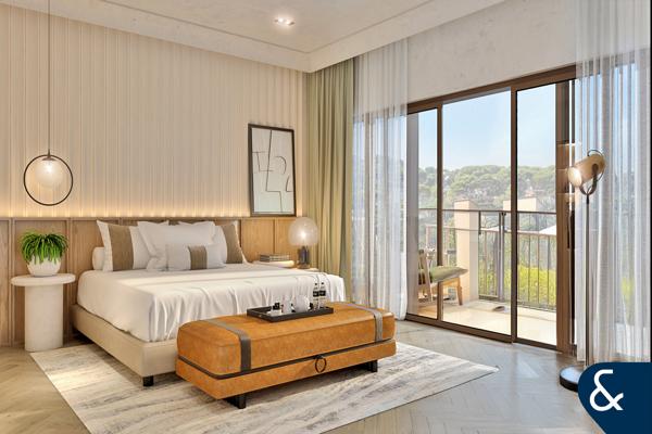 Corner unit | Large Plot | 5 Beds + Maids