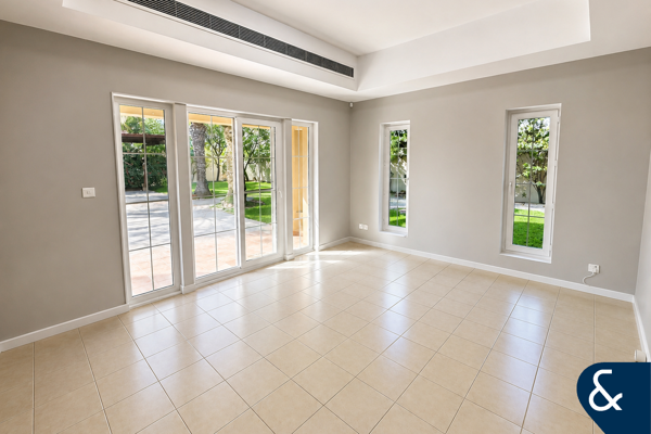 5 Bed + Maids | Vacant Now | Large Plot