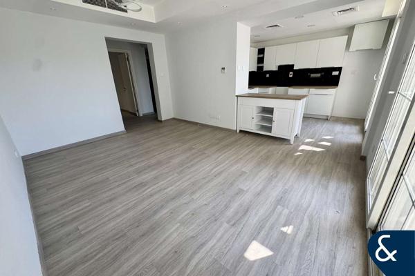 Fully Upgraded | 4M | Vacant Now | 2 Bed