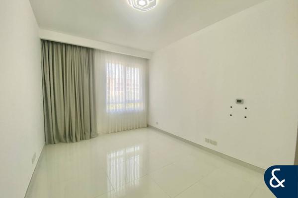 Upgraded | Investors Deal | Spacious | 2 Bed