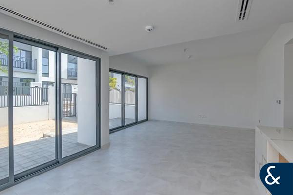 Backing Green Belt | Corner Plot | 4 beds