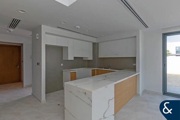 Backing Green Belt | Corner Plot | 4 beds
