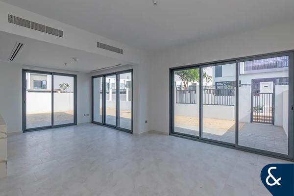 Backing Green Belt | Corner Plot | 4 beds