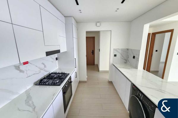 Spacious 1 Bed | Furnished | Modern Building