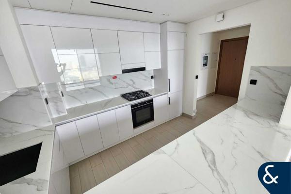 Spacious 1 Bed | Furnished | Modern Building