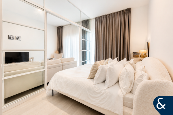 VACANT | FURNISHED | 2 BEDS