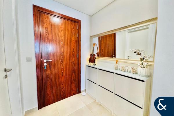 Viewable | Large Layout | Balcony