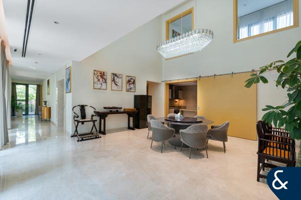 Highly Sought-After Single-Row Forest Villa