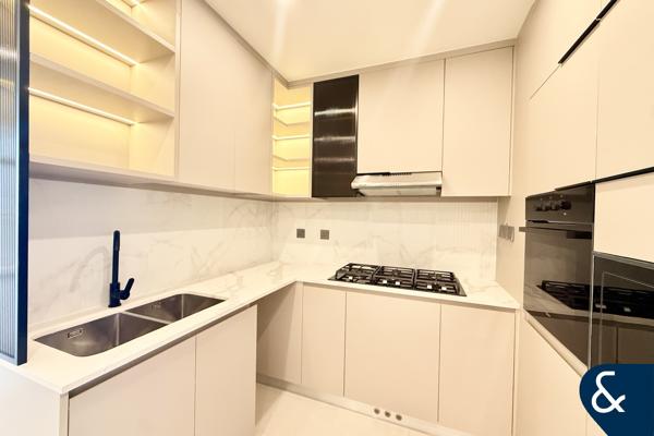 Vacant | Stunning park views in every room