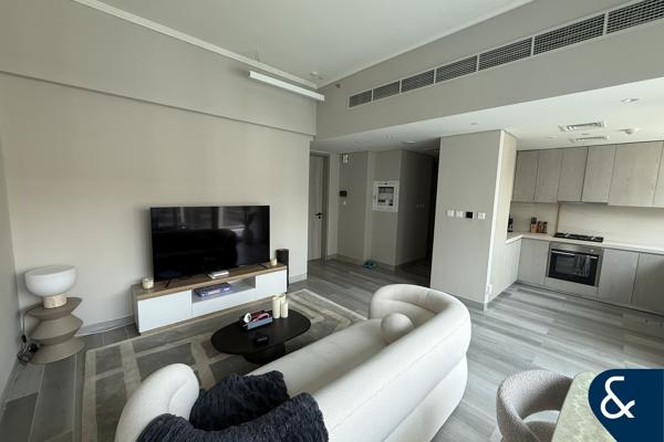 Luxury Apartment | Furnished | Large Balcony