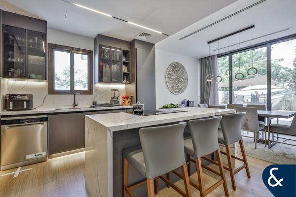 Upgraded | 3 bedrooms | Vacant on transfer