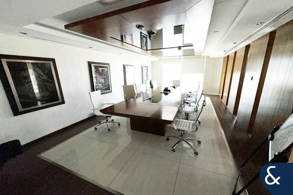 Furnished | 2693 sqft |  Close to Metro
