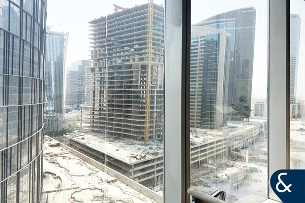 Fitted | 2000 SQFT | Close to Metro