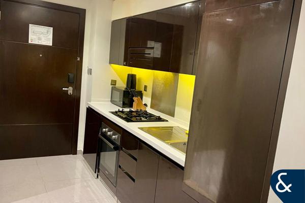 Majestic I Studio I Furnished I Canal View
