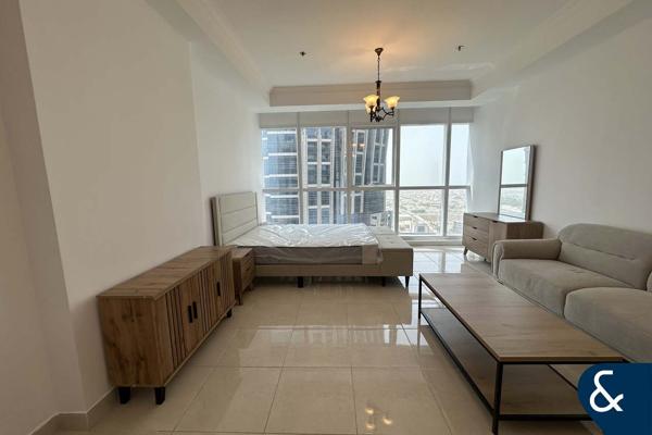 Newly furnished| Multiple Cheques| Spacious