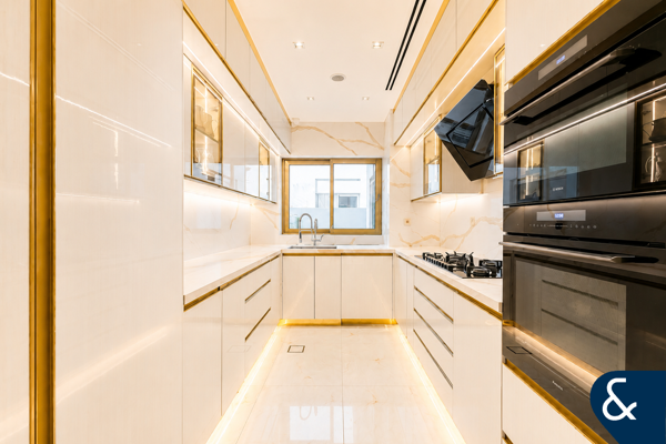 4 Bedrooms | Fully Upgraded | Turnkey