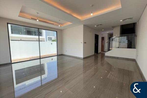 Brand new | 6 Bed | Large Garden | Single Row