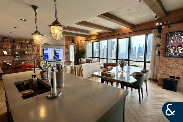 Upgraded | Burj Khalifa View | Study Room