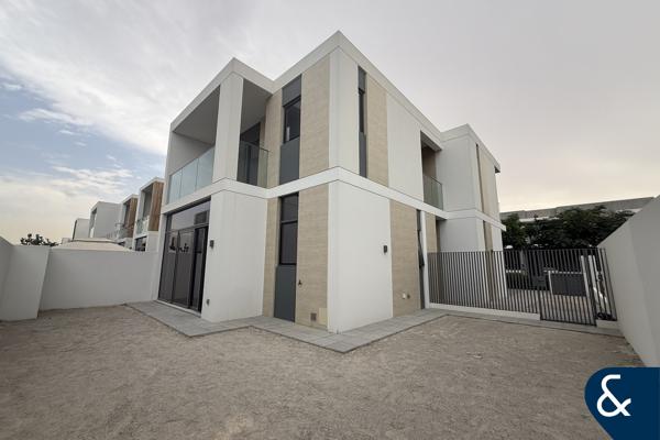 Ruba Four-Bed | Multiple Options | Standalone