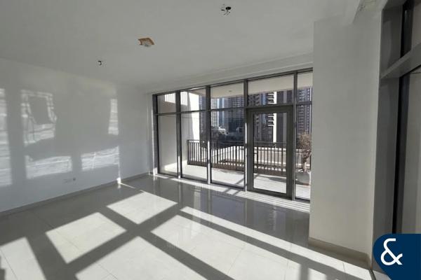 3 Balconies | Huge Layout | Boulevard view