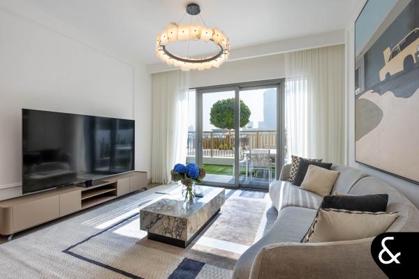 Waterfront Duplex | Private garden | Upgraded