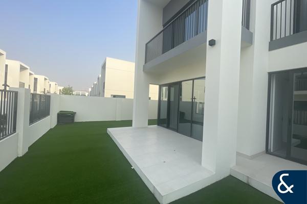 Modern | Open Plan Living | Available Now